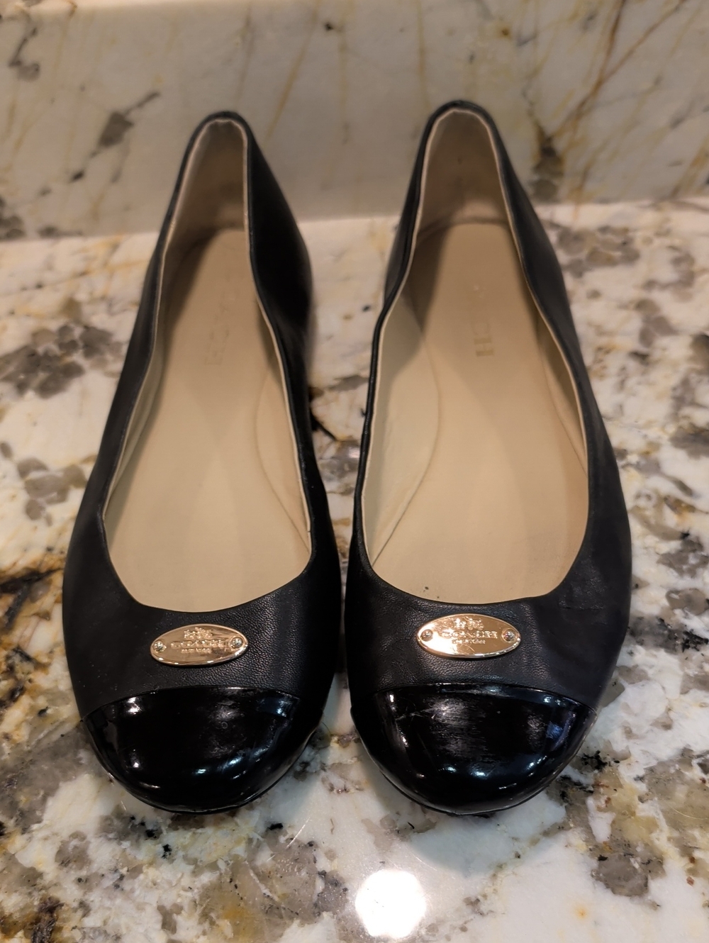 Coach Ashley Flats Cap Toe 9.5 B
